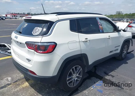 2019 Jeep Compass Sun And Wheel Fwd z USA, uszkodzony, nr VIN 3C4NJCBB3KT832196